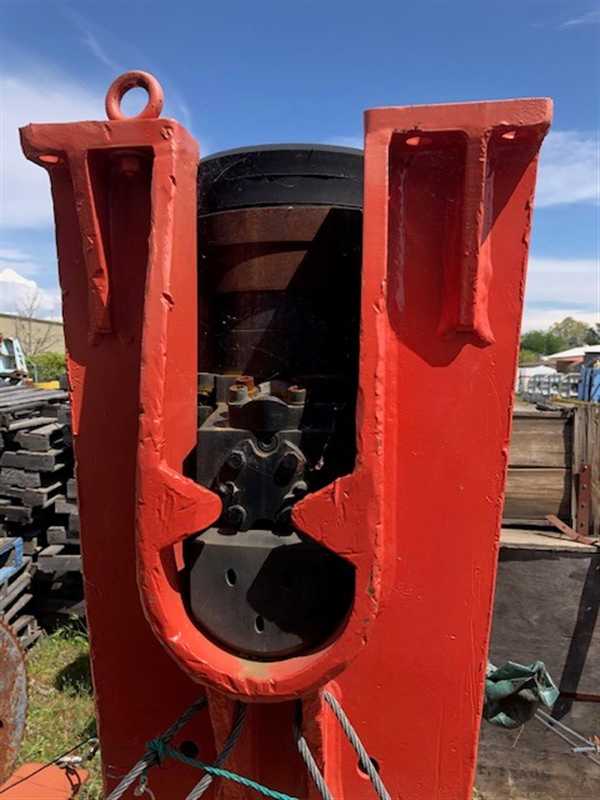Sandvik 5000 Lb. Hydraulic Rock Breaker)